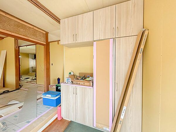 【リフォーム中　シューズボックス】新品のシューズボックスに交換。