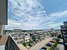 その他：【眺望】角住戸のベランダは、東西南北方向の眺望が楽しめます。東側からは遠巻きに箱根方面の山々を望みます。