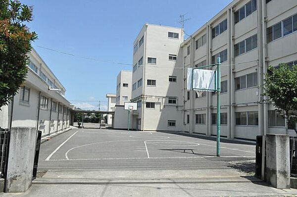 【中学校】沼津市立片浜中学校まで約1300ｍ