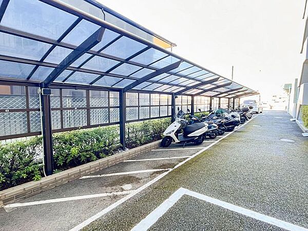 【敷地内駐輪場】