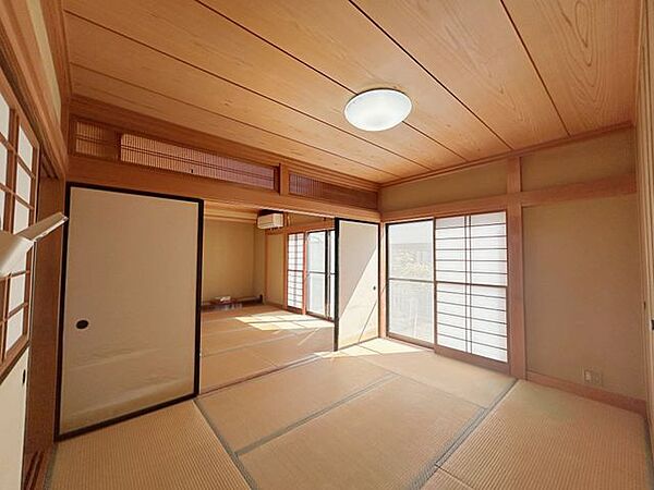 【RF前和室→LDK】別角度からの写真になります。