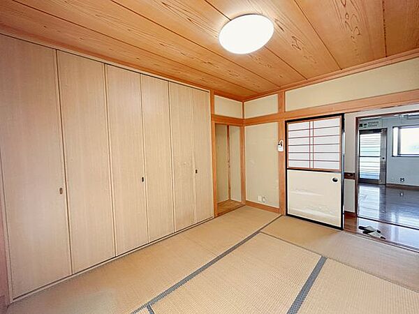 【RF前和室→LDK】別角度からの写真になります。