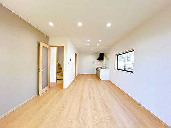 【住宅ローン減税対象】価格には消費税、リフォーム費用を含みます。自社物件につき随時ご案内可能。内覧希望の方はお電話ください。