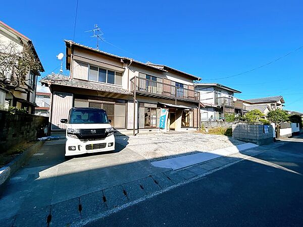 【駐車場】外構工事を行い駐車4台駐車可能です。