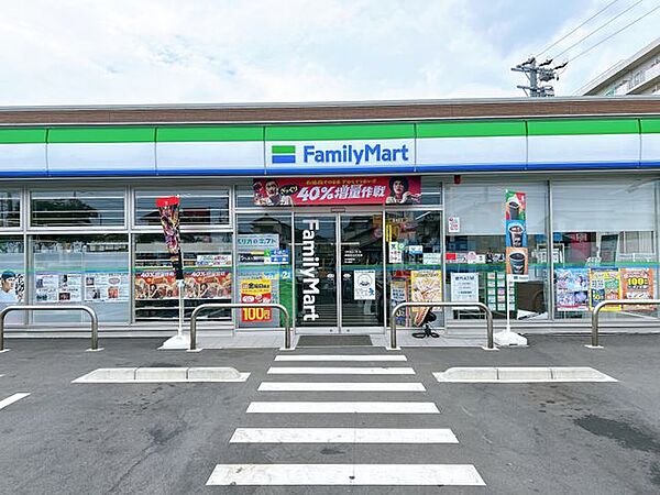 ファミリーマート焼津下小田店 徒歩21分。 1640m