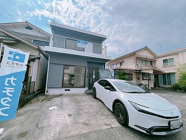 【駐車場】並列2台駐車可能です。