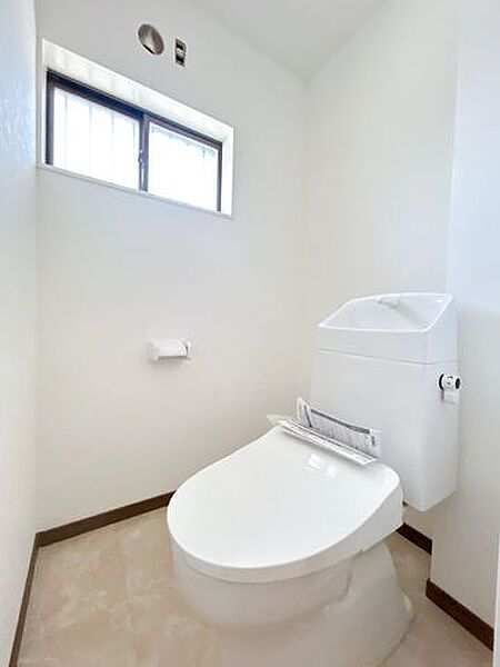 【リフォーム中/トイレ】トイレは新品に交換いたします。
