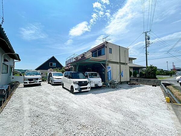 【リフォーム中/外観】倉庫解体、植栽の撤去を行いました。