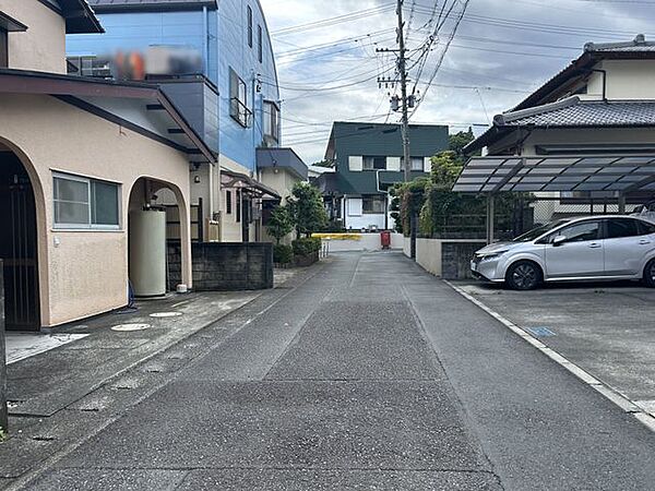 前面道路（6月8日撮影）
