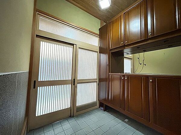 玄関※リフォーム中の写真になります