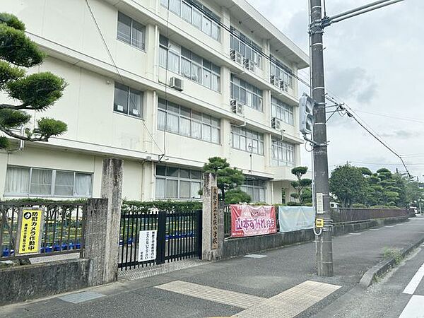 【周辺環境/小学校】藤枝市立葉梨小学校まで徒歩約22分 1600m