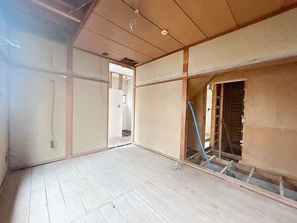 【リフォーム予定／居室】1階和室は洋室に変更いたします。クロス張替え・フローリング張り・建具交換・照明交換いたします。