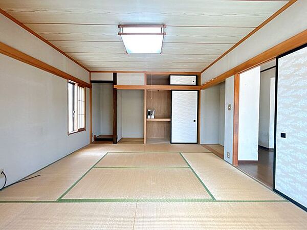 【リフォーム中/洋室予定】1階9帖の和室は洋室へ変更予定です。床はフローリング張替、壁天井はクロス張替え、建具・照明交換を行います。