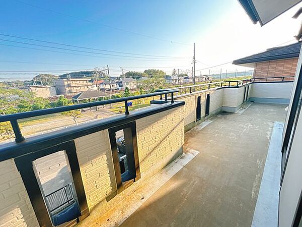 【リフォーム中／バルコニー】防水塗装を実施し、安心してお使いいただける空間へリフレッシュします。