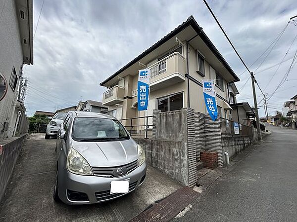 外観　積水ハウス施工の住宅です。南面にバルコニーが2か所ついており洗濯物も乾きやすいですね。