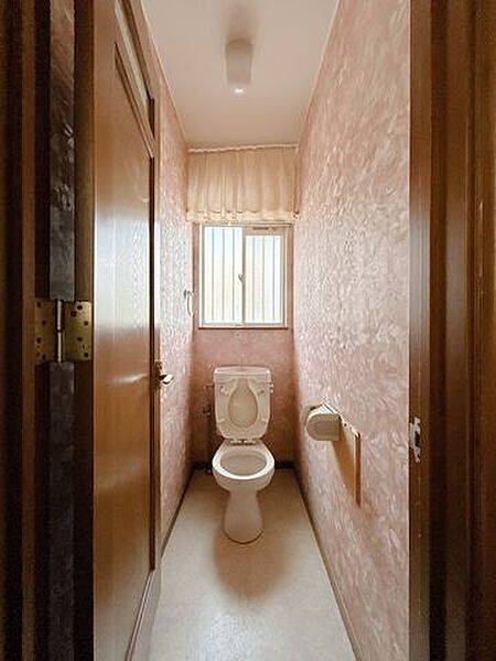 【リフォーム前】1階トイレです。