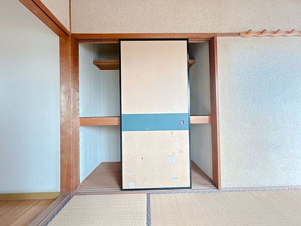 2階和室の収納です。