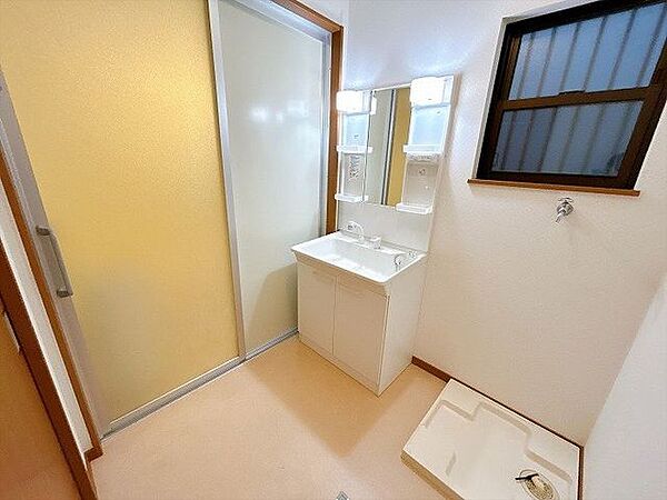 「脱衣所」室内洗濯機置き場ございます