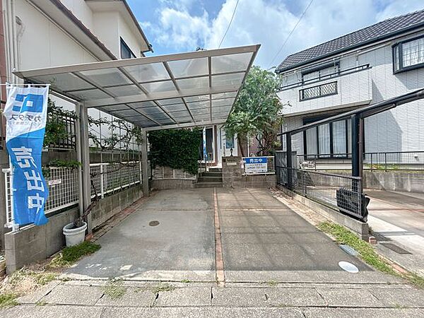 RF中【駐車場】縦列並列2台停められます。