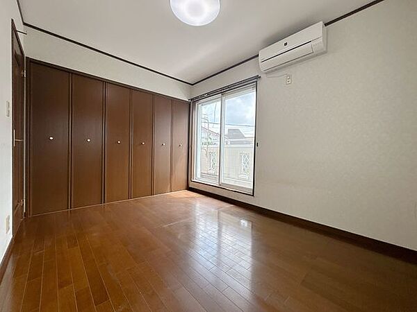 【北側洋室】家族の分だけお部屋の使い方も様々ですね。