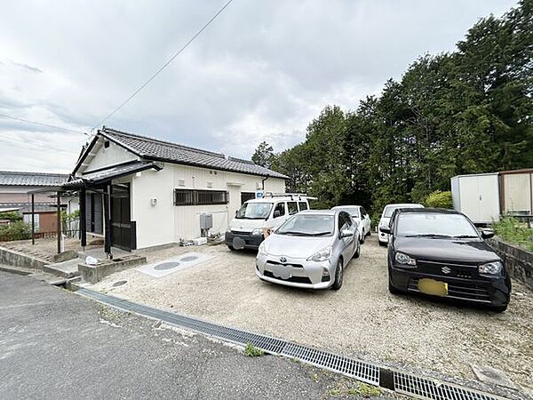 【リフォーム済】現地外観別角度写真です。外壁塗装を行います。