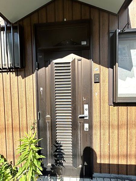 玄関を拡大表示