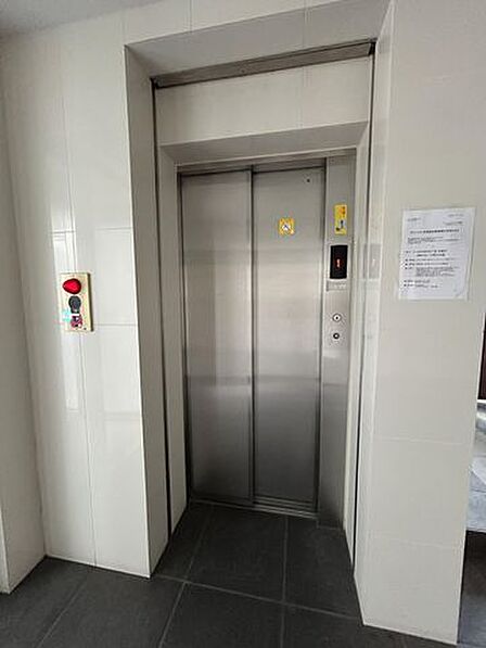 エレベーター写真です。