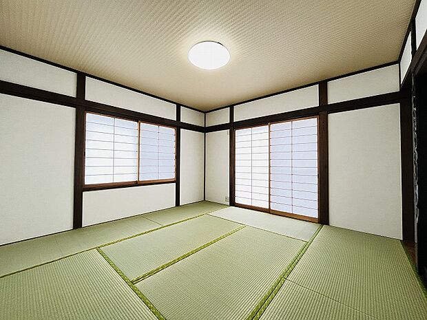 「和室」8畳の広々としたお部屋です。