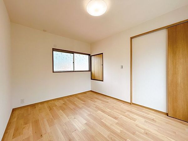 【リフォーム済】2階西側洋室別アングルです。