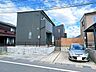 外観：現地外観　お車は並列2台駐車可能です。