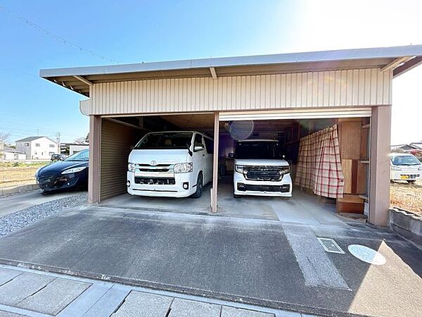 【リフォーム中】ガレージのお写真です。クリーニングを行います。