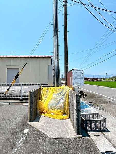 【ゴミ捨て場】ゴミ捨て場です。マンション敷地の北西部にございます。
