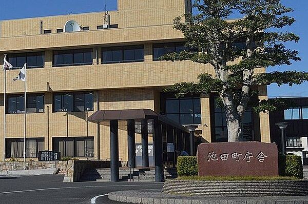 池田町役場 2400m