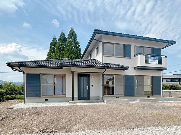 価格には消費税、リフォーム費用を含みます。リフォーム中でもご案内可能。内覧希望の方はお電話ください。