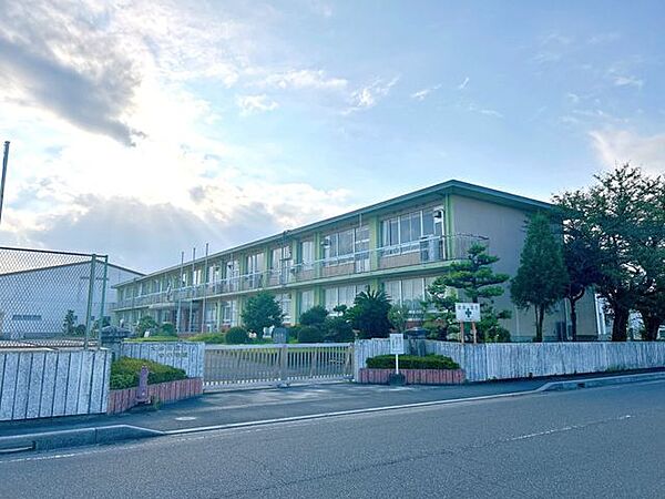 【小学校】大野町立中小学校まで約500ｍ（徒歩約7分）です。
