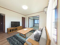 伊勢市小俣町新村　戸建て 4LDKのリビング/ダイニング