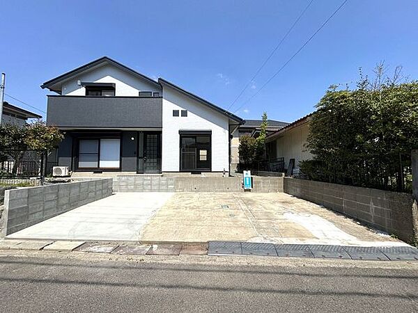 【リフォーム済】駐車場　駐車場は並列3台に拡張しました。