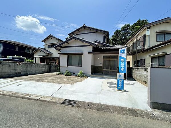 【リフォーム済】駐車場　並列3台　駐車可能です。