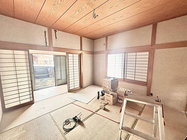 【リフォーム中販売】和室　畳表替え、照明交換、クロス張替え等を行います。来客時には客間としても活用できる、使い勝手の良い和室です。