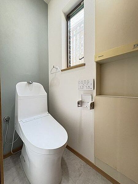 1階トイレ交換済みです。