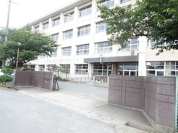 松阪市立西中学校 【周辺施設】西中学校まで約3200ｍ（徒歩40分/自転車11分）