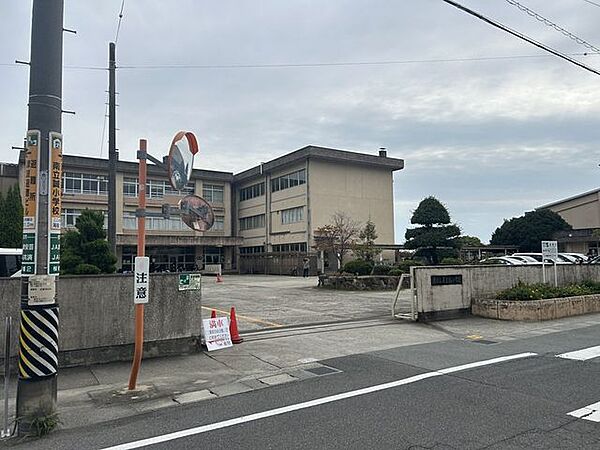 【周辺写真】南立誠小学校まで徒歩約7分（約500ｍ）