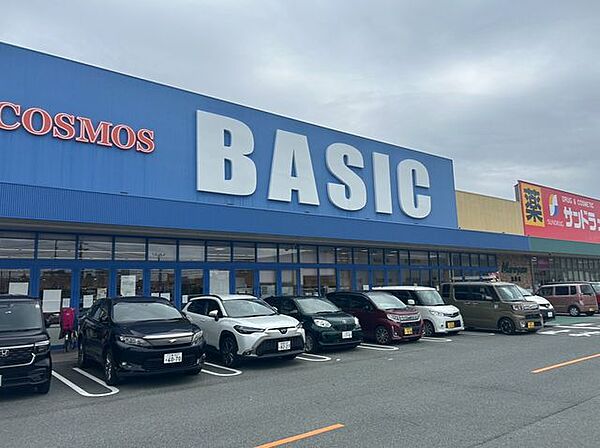 セブンイレブン津市栄町4丁目店 【周辺写真】フレッシュマーケットベーシック島崎店まで徒歩約8分（約600ｍ） 700m