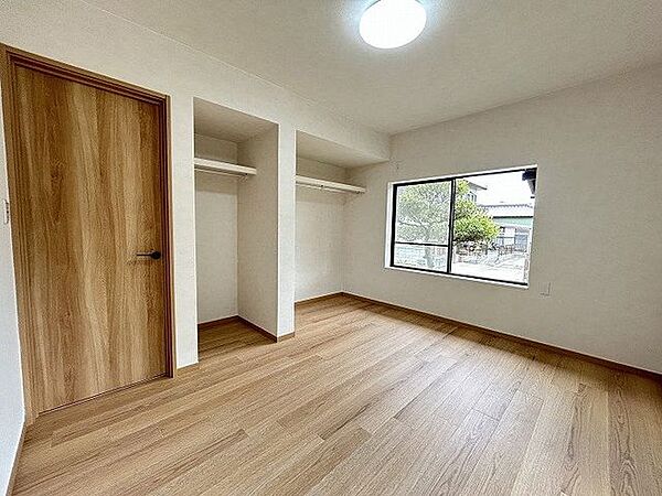 「1階東洋室」約6帖の和室を洋室へ間取り変更しました。