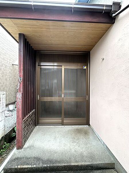 【リフォーム中】玄関　鍵交換を行います。