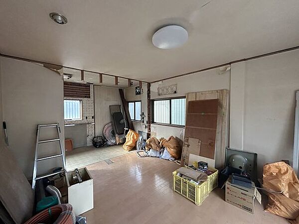 【リフォーム中】1階南側約15帖リビングは2部屋に分ける予定です。