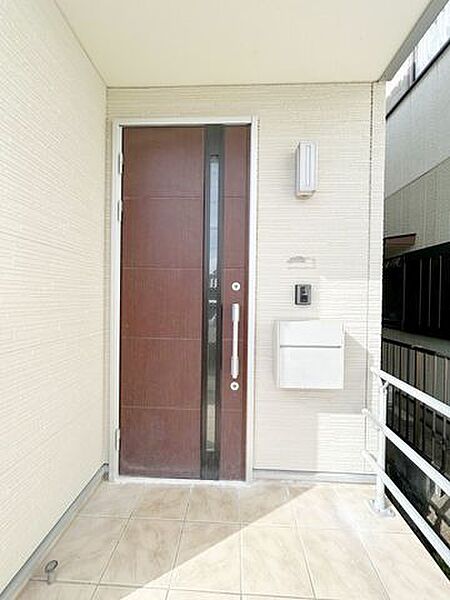 【リフォーム中】玄関　鍵交換を行います。