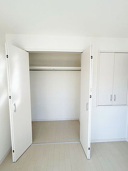 【リフォーム中】2階北側洋室約6帖のクローゼット