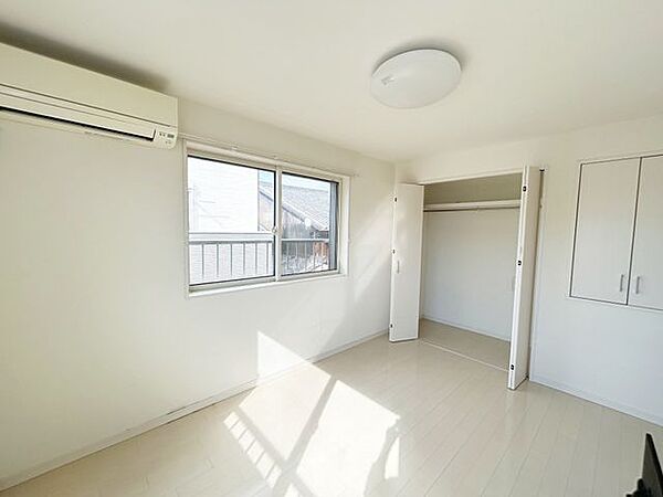 【リフォーム中】2階北側洋室約6帖　フローリングクリーニング、クロス張替えします。