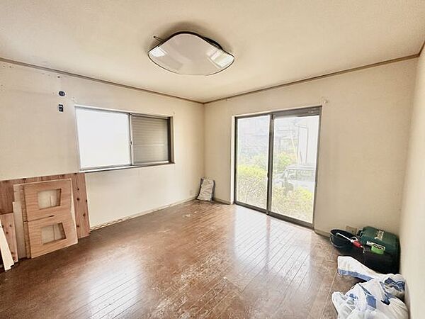 【リフォーム中販売】リビング（別角度）